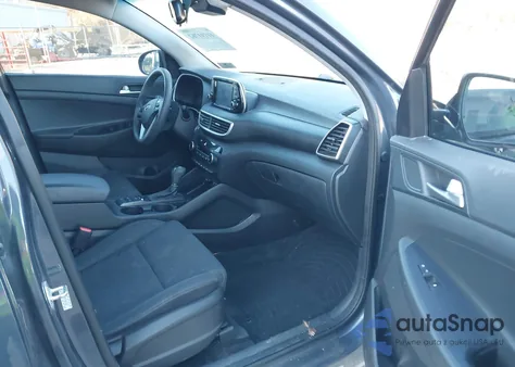 2021 Hyundai Tucson Value z USA, uszkodzony, nr VIN KM8J3CA40MU361639